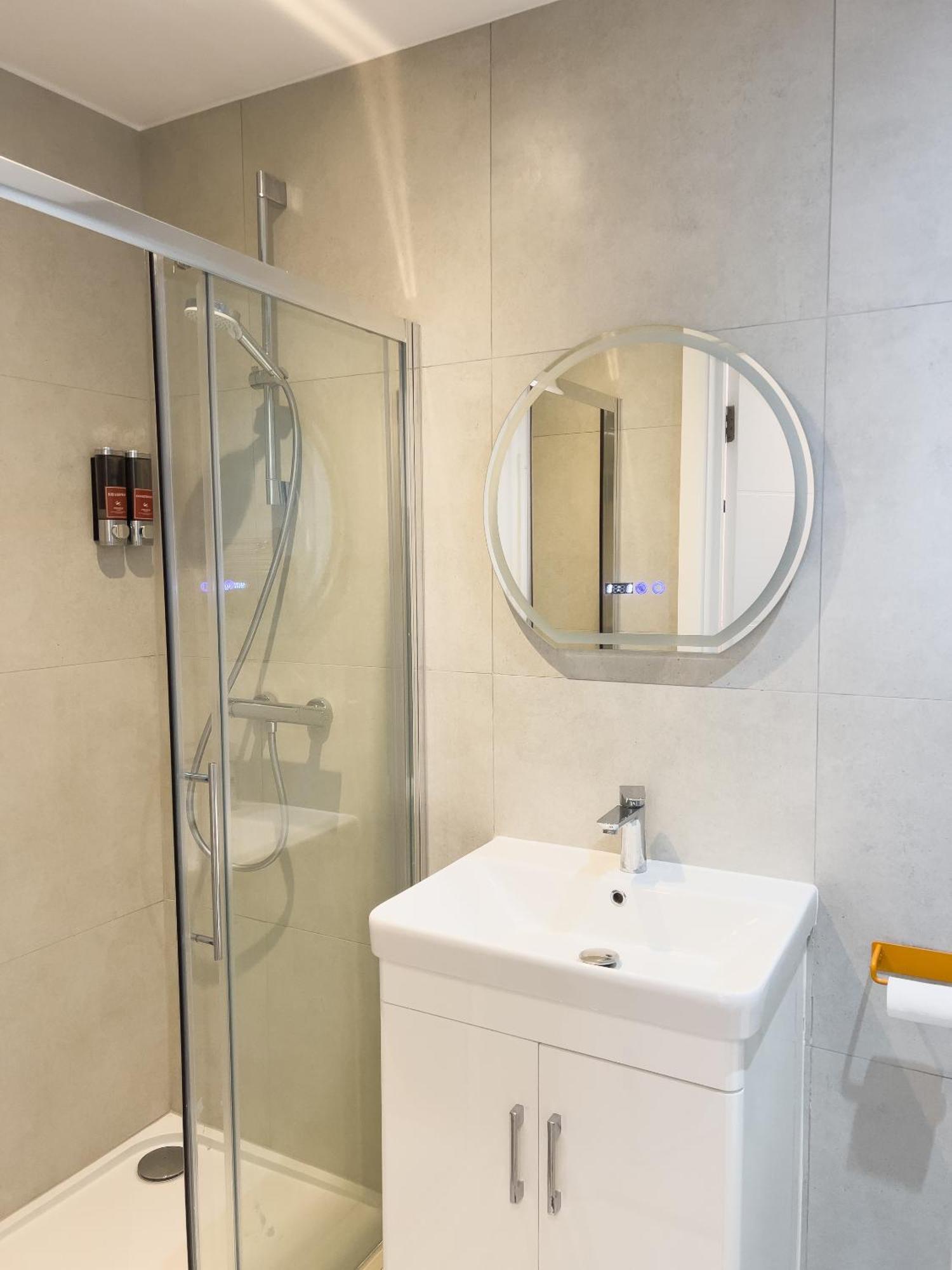 Zozy Clitterhouse Hotell London Exteriör bild