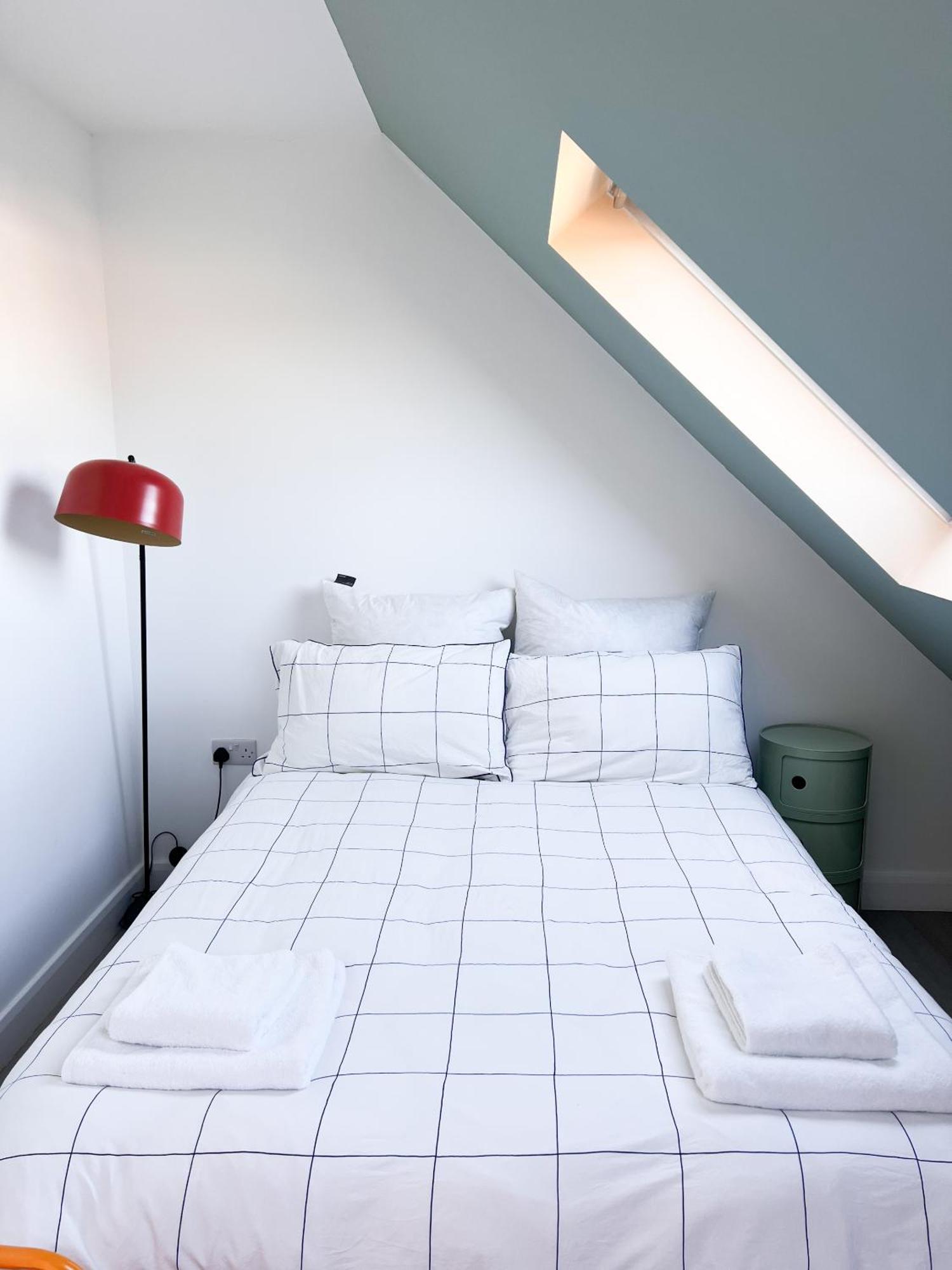 Zozy Clitterhouse Hotell London Exteriör bild