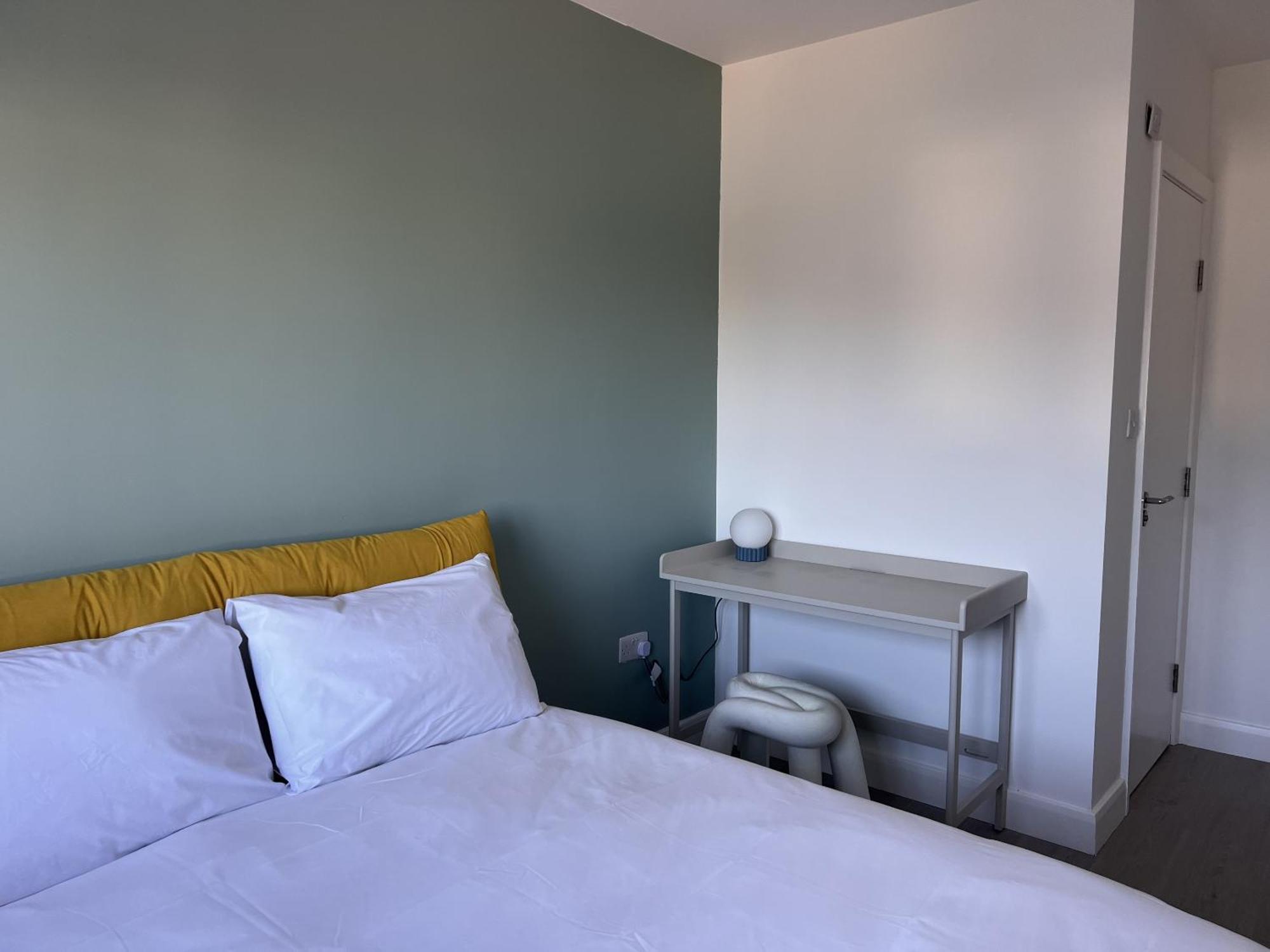 Zozy Clitterhouse Hotell London Exteriör bild